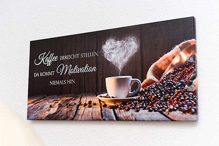 Ferienwohnung „Wattwürmchen“ - Wohnzimmer mit integriertem Küchenbereich