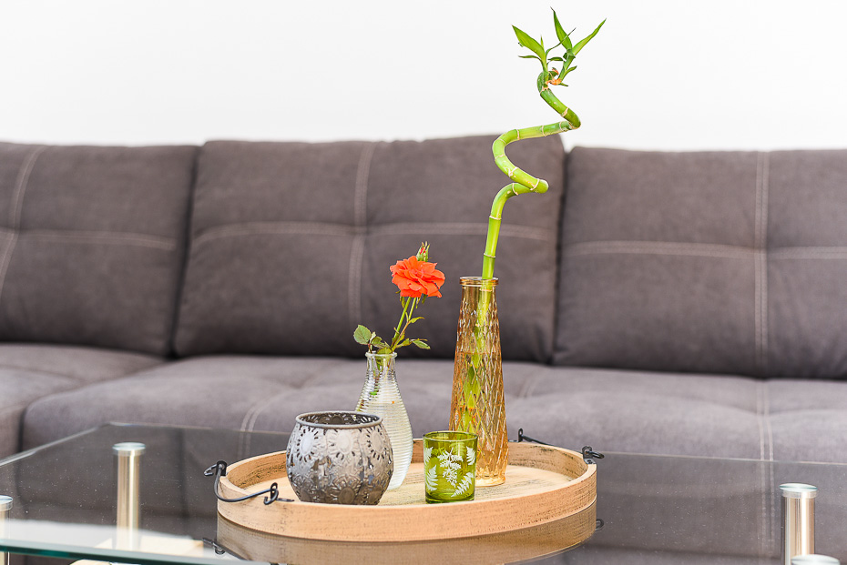 Ferienwohnung „Ebbe“ - Wohnzimmer mit integriertem Küchenbereich