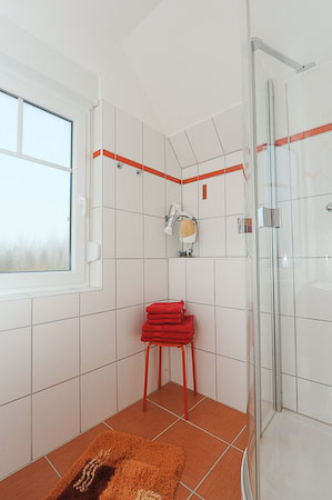 Ferienhaus „Möwenweg“ - Badezimmer