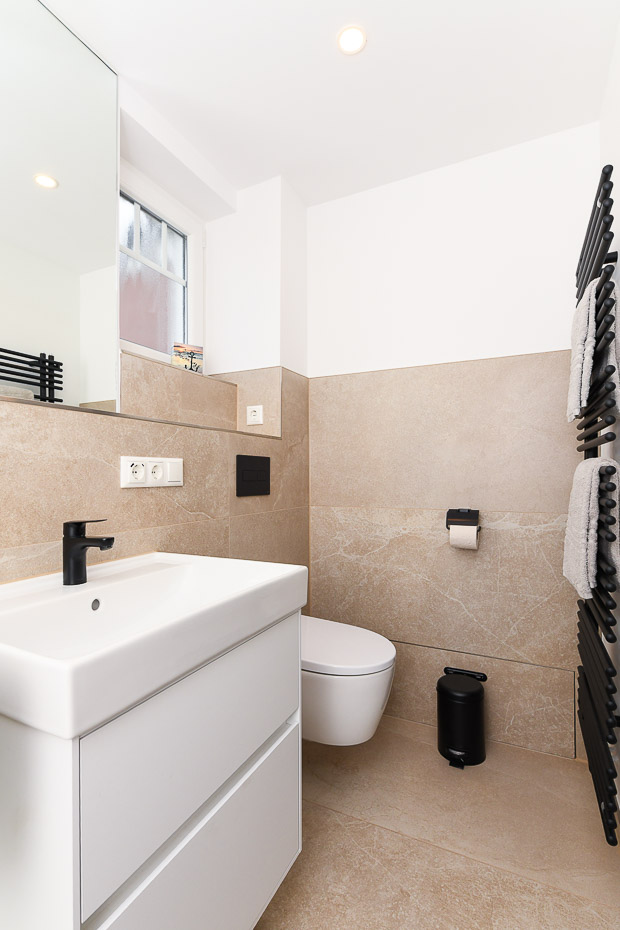 Ferienhaus „Möwenweg“ - Badezimmer 1 im Erdgeschoss