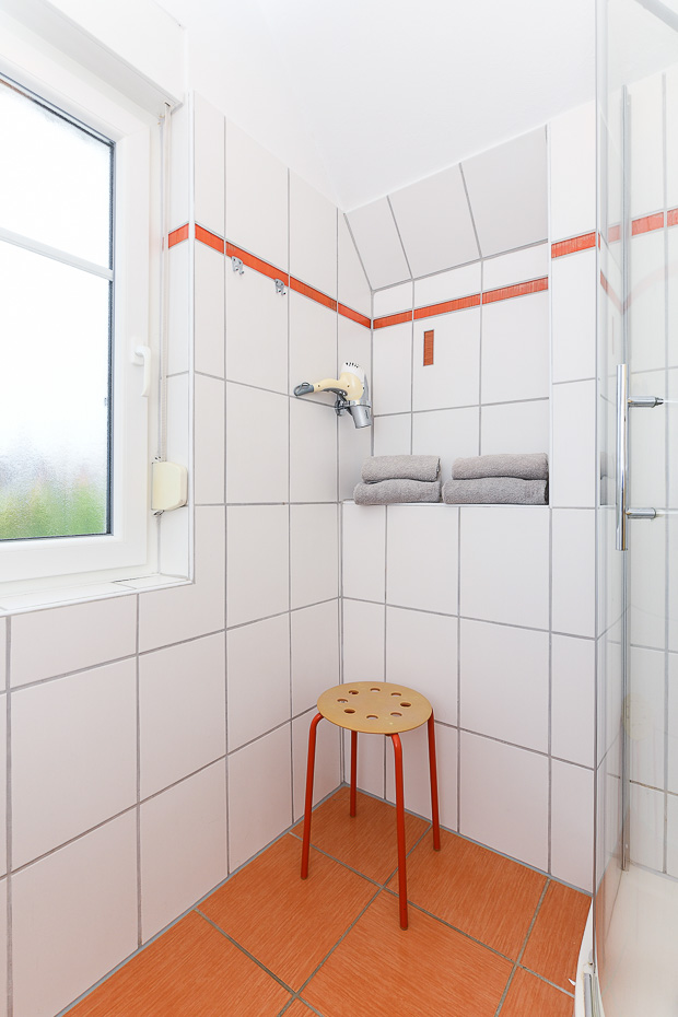 Ferienhaus „Möwenweg“ - Badezimmer 2 im Obergeschoss