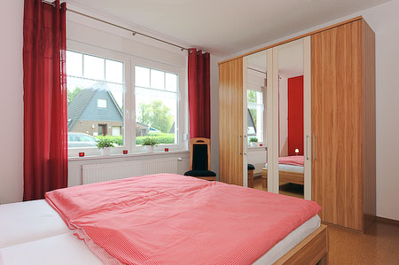 Ferienhaus „Möwenweg“ - Schlafzimmer 1