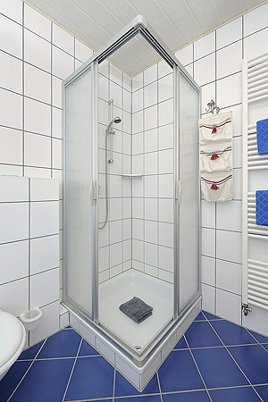 Ferienwohnung „Lee“ - Badezimmer 1