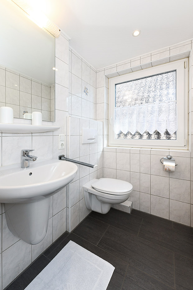 Ferienwohnung 2 - Badezimmer