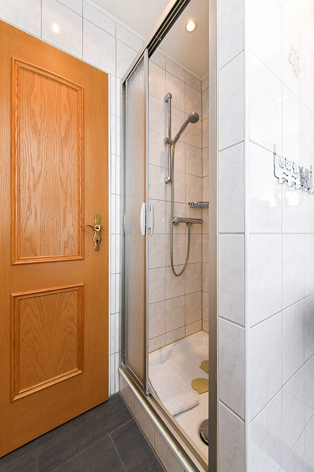 Ferienwohnung 2 - Badezimmer