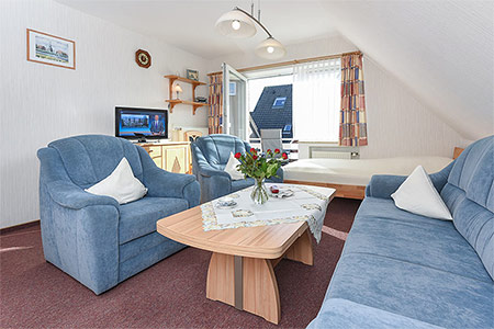 Ferienwohnung 2 - Wohnzimmer mit integriertem Küchenbereich