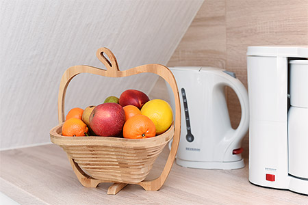 Ferienwohnung 2 - Wohnzimmer mit integriertem Küchenbereich