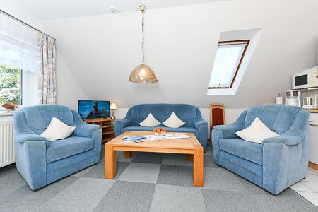 Ferienwohnung 3 - Wohnzimmer mit integriertem Küchenbereich