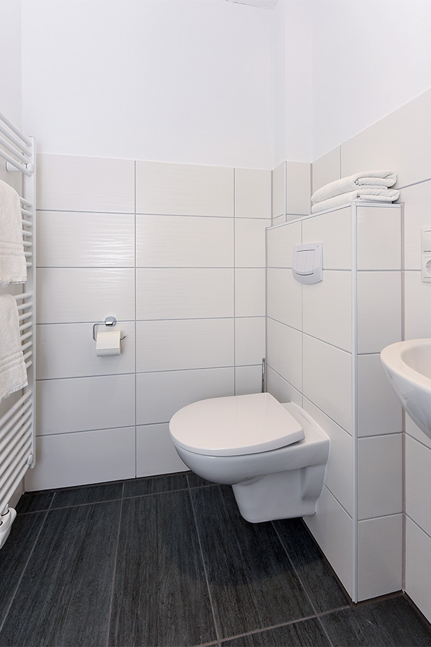 Ferienhaus „Nordseegold“ - Badezimmer im Dachstudio