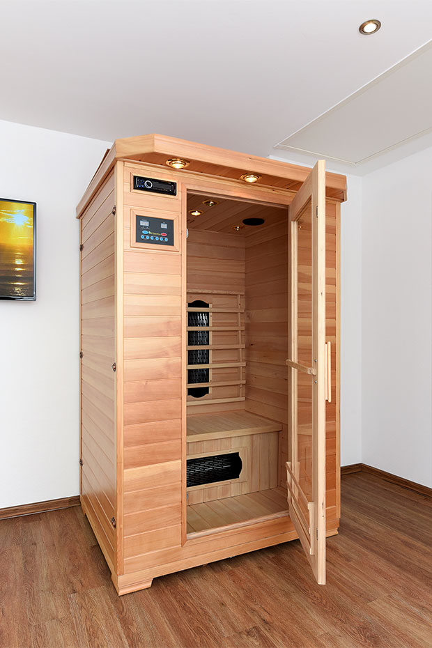 Ferienhaus „Nordseegold“ - Schlafzimmer 2 mit Sauna