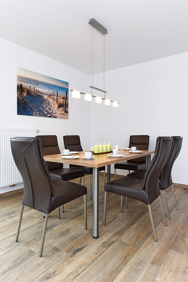 Ferienhaus „Nordseegold“ - Wohnraum mit integrierter Küche