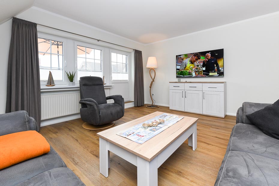 Ferienwohnung „Baltrum“ - Wohnzimmer mit integriertem Küchenbereich