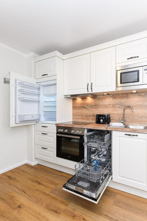 Ferienwohnung „Baltrum“ - Wohnzimmer mit integriertem Küchenbereich