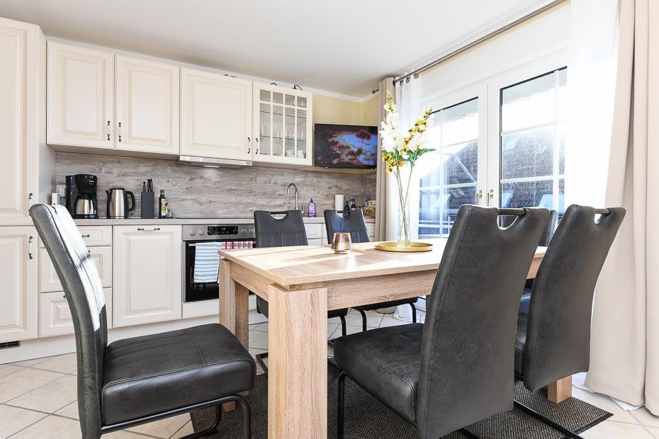 Ferienwohnung 2 - Wohnraum mit integrierter Küche