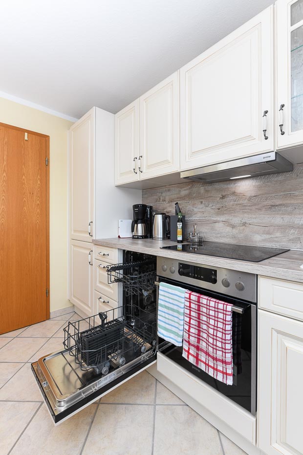 Ferienwohnung 2 - Wohnraum mit integrierter Küche