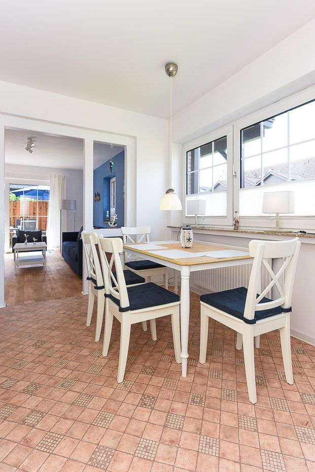 Ferienwohnung 1 - Wohnzimmer mit integriertem Küchenbereich