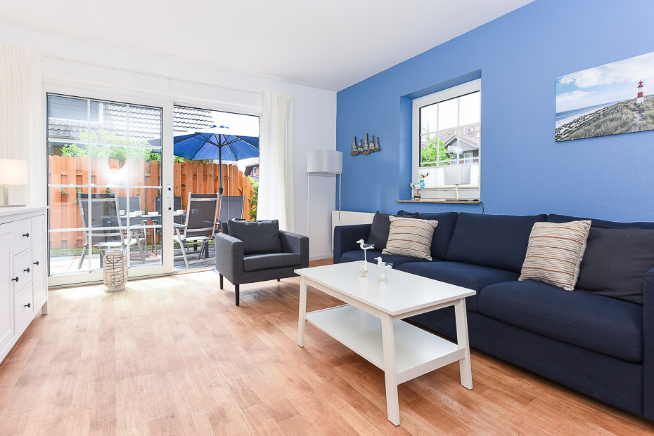 Ferienwohnung 1 - Wohnzimmer mit integriertem Küchenbereich