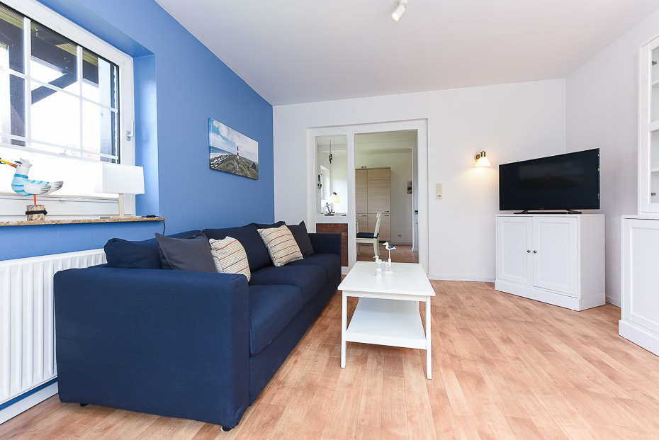 Ferienwohnung 1 - Wohnzimmer mit integriertem Küchenbereich