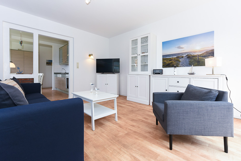 Ferienwohnung 1 - Wohnzimmer mit integriertem Küchenbereich