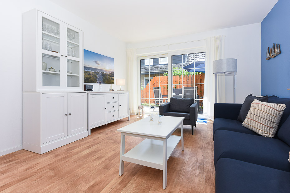 Ferienwohnung 1 - Wohnzimmer mit integriertem Küchenbereich