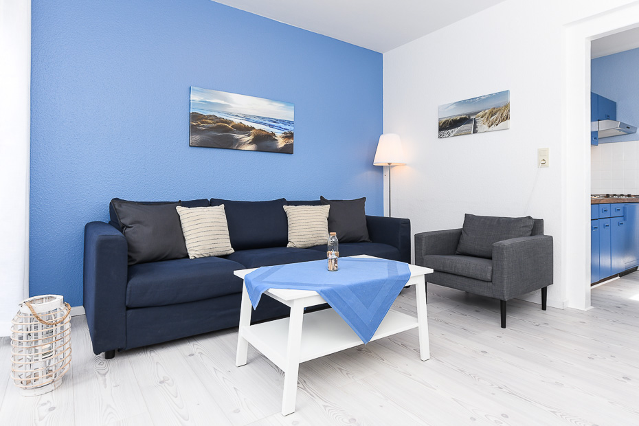 Ferienwohnung 3 - Wohnzimmer mit integriertem Küchenbereich