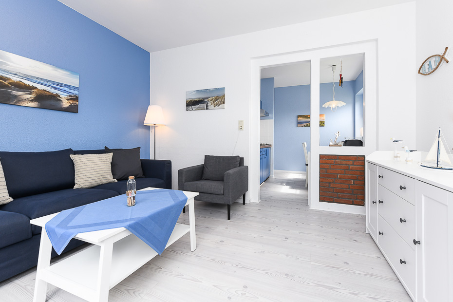 Ferienwohnung 3 - Wohnzimmer mit integriertem Küchenbereich