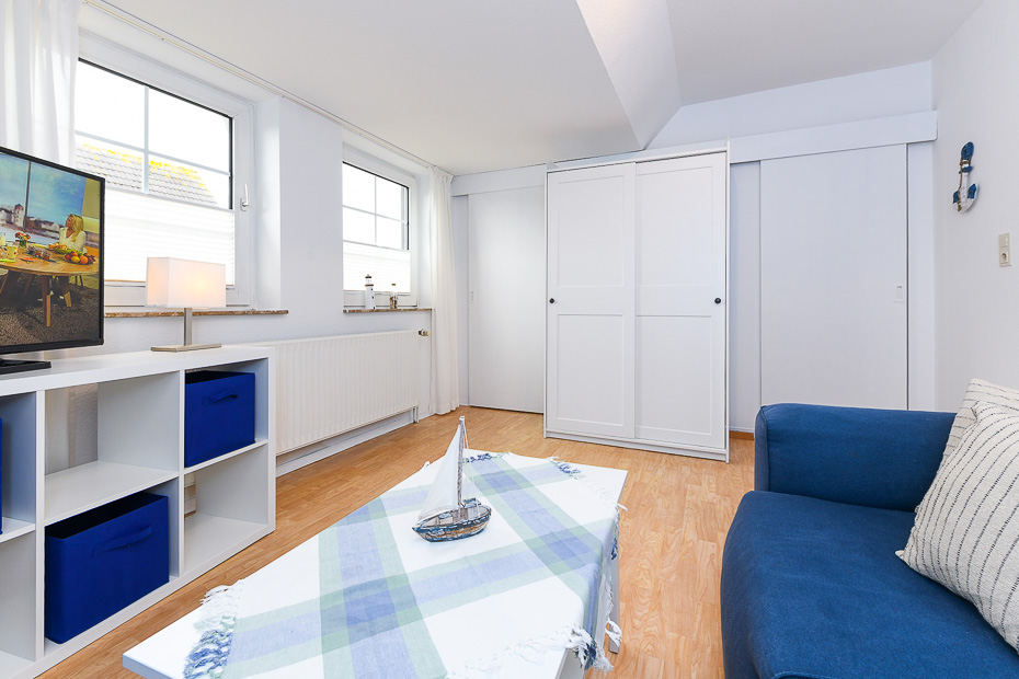 Ferienwohnung 5 - Wohnzimmer mit integriertem Küchenbereich