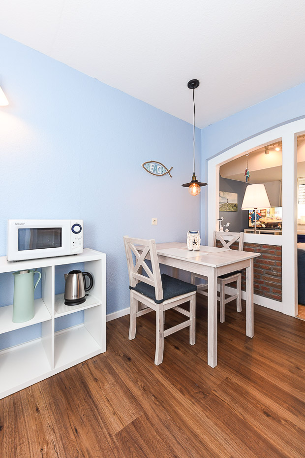 Ferienwohnung 5 - Wohnzimmer mit integriertem Küchenbereich