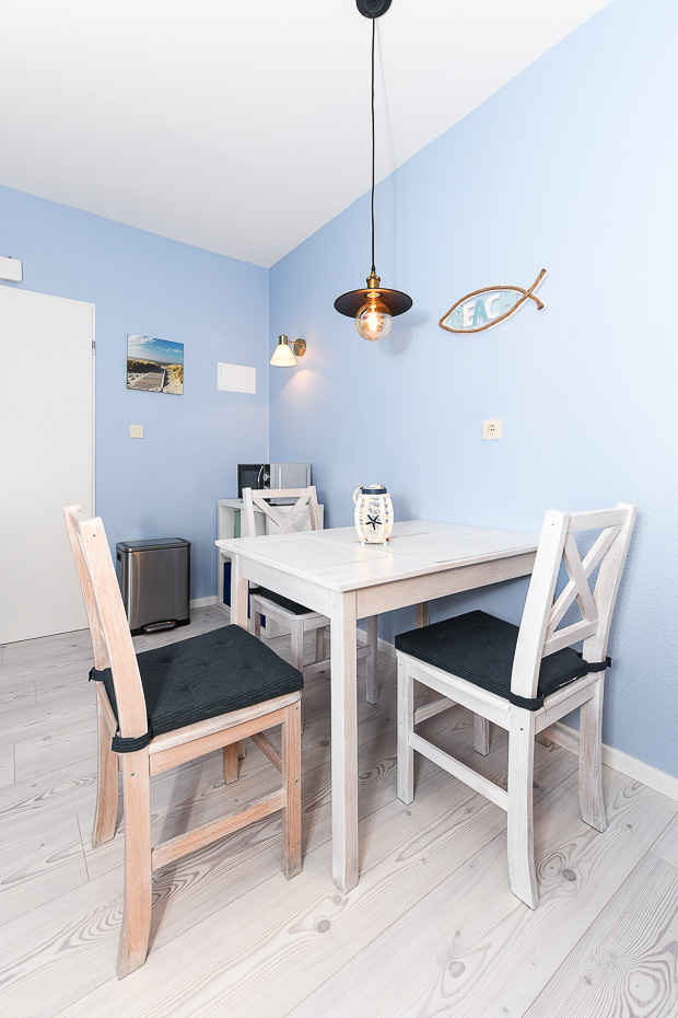 Ferienwohnung 2 - Wohnzimmer mit integriertem Küchenbereich