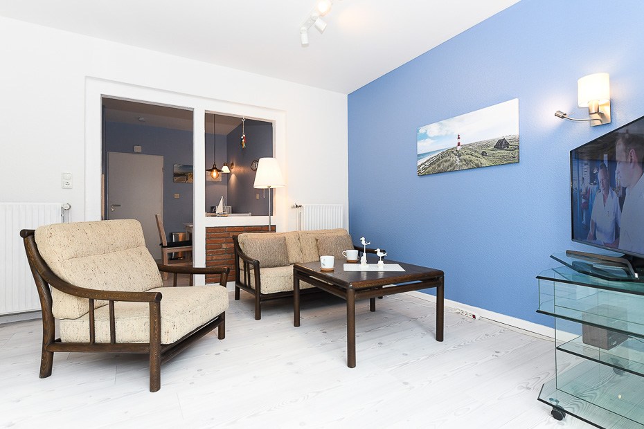 Ferienwohnung 2 - Wohnzimmer mit integriertem Küchenbereich