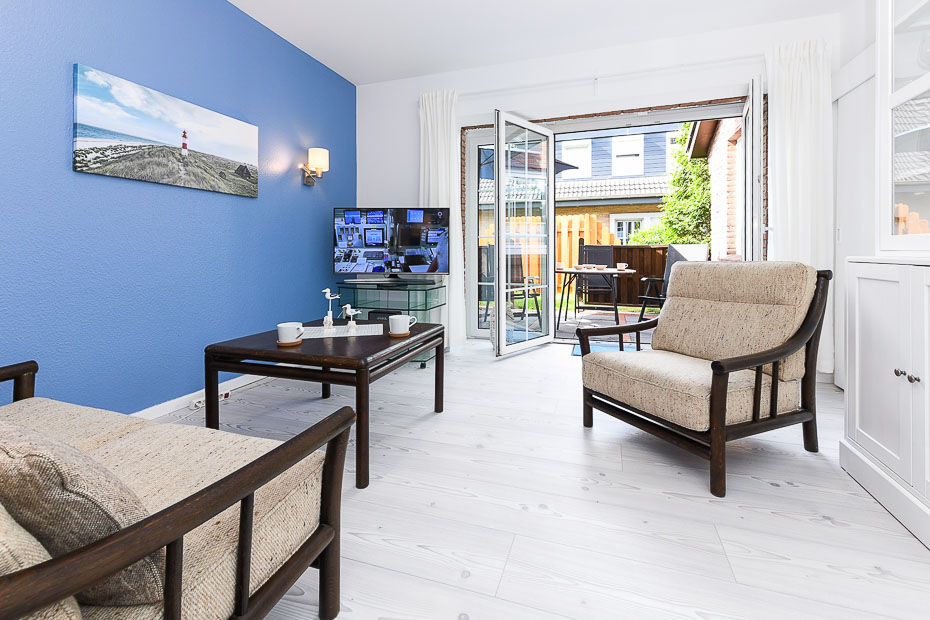 Ferienwohnung 2 - Wohnzimmer mit integriertem Küchenbereich