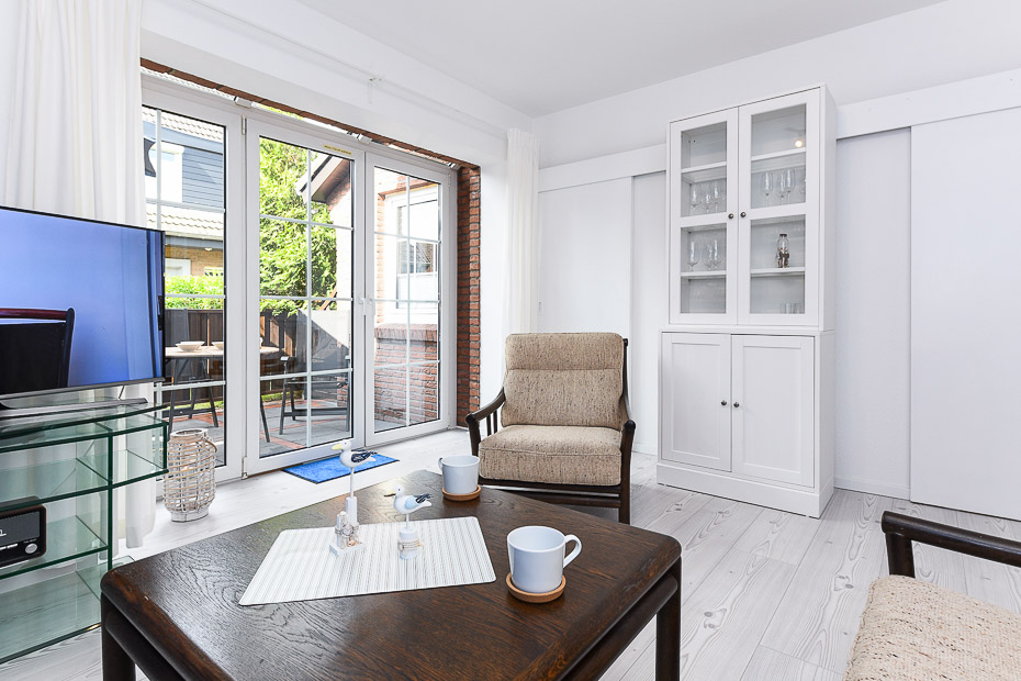 Ferienwohnung 2 - Wohnzimmer mit integriertem Küchenbereich