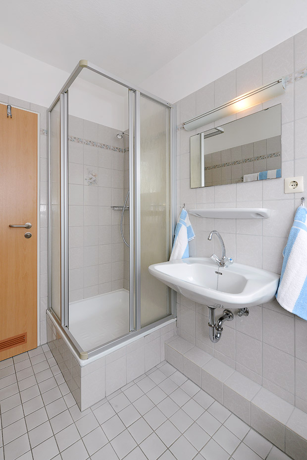 Ferienwohnung „oben links“ - Badezimmer