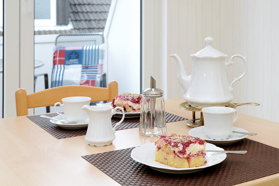 Ferienwohnung „oben links“ - Wohnzimmer mit integriertem Küchenbereich