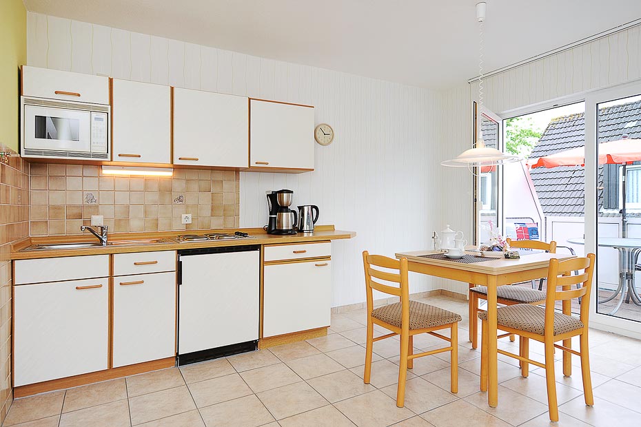 Ferienwohnung „oben rechts“ - Wohnzimmer mit integriertem Küchenbereich