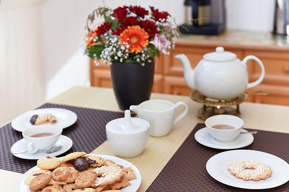 Ferienwohnung „oben links“ - Wohnzimmer mit integriertem Küchenbereich