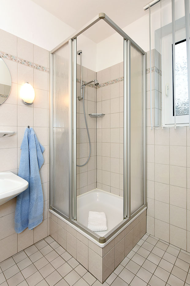 Ferienwohnung „unten“ - Badezimmer
