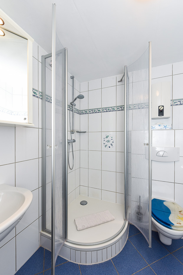 Ferienhaus „Sonnentau“ - Badezimmer