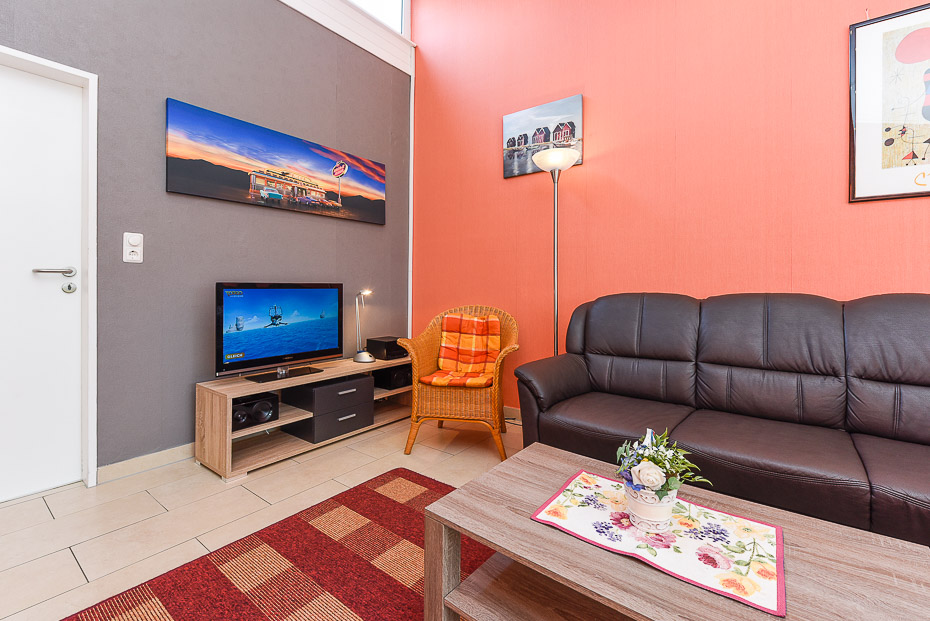 Ferienhaus „Sonnentau“ - Wohnraum mit integrierter Küche