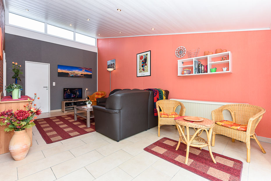 Ferienhaus „Sonnentau“ - Wohnraum mit integrierter Küche