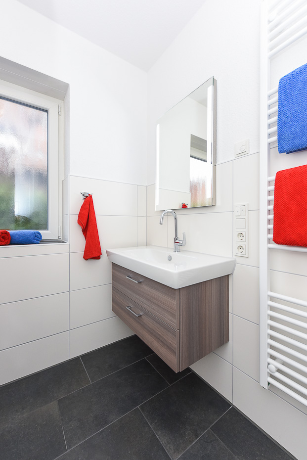 Ferienhaus „Strandperle“ - Badezimmer im Erdgeschoss