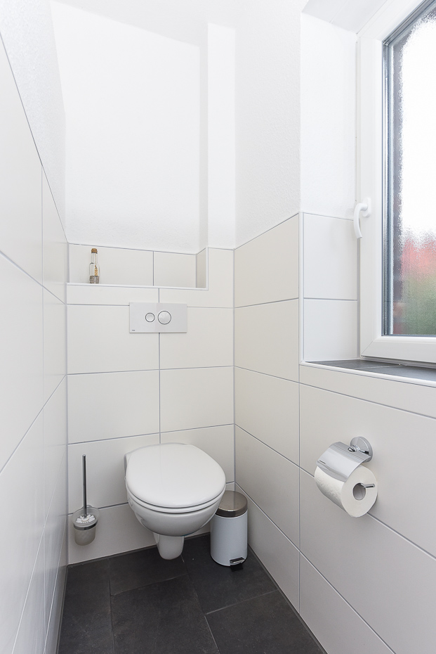 Ferienhaus „Strandperle“ - Badezimmer im Erdgeschoss