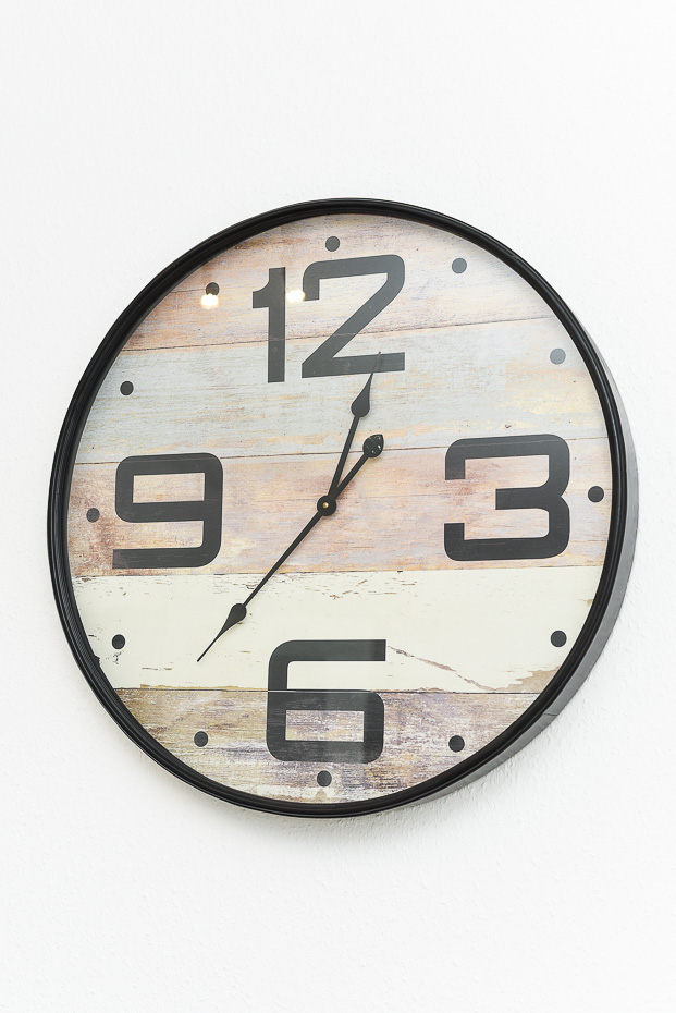 Ferienhaus „Strandperle“ - Wohnraum mit integrierter Küche und Essgruppe