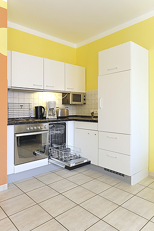 Ferienwohnung 2 - Wohnzimmer mit integriertem Küchenbereich