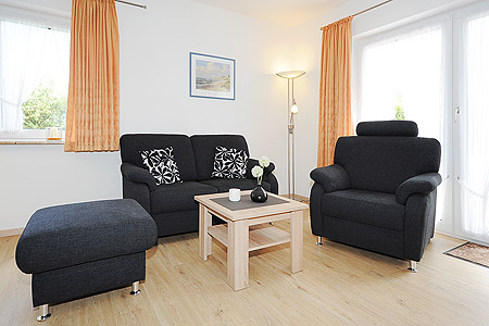 Ferienwohnung 1 - Wohnzimmer mit integriertem Küchenbereich