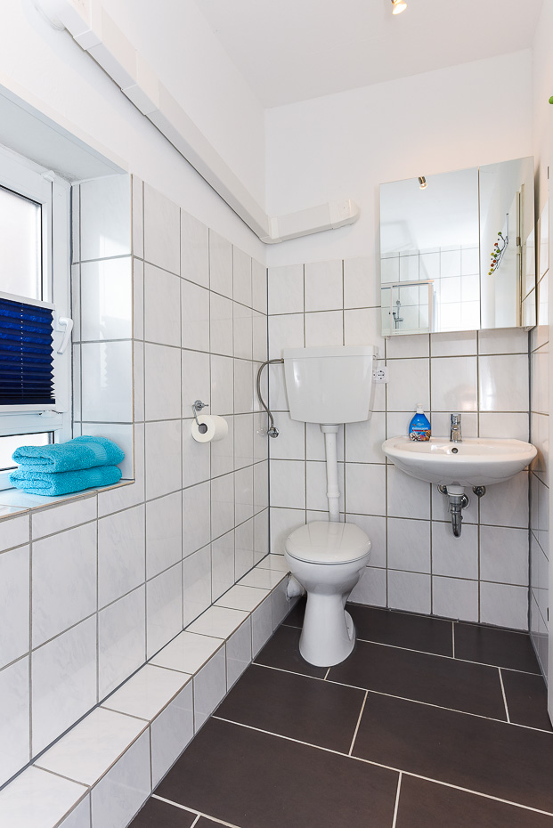 Ferienwohnung „Dünenrose“ (4) - Badezimmer