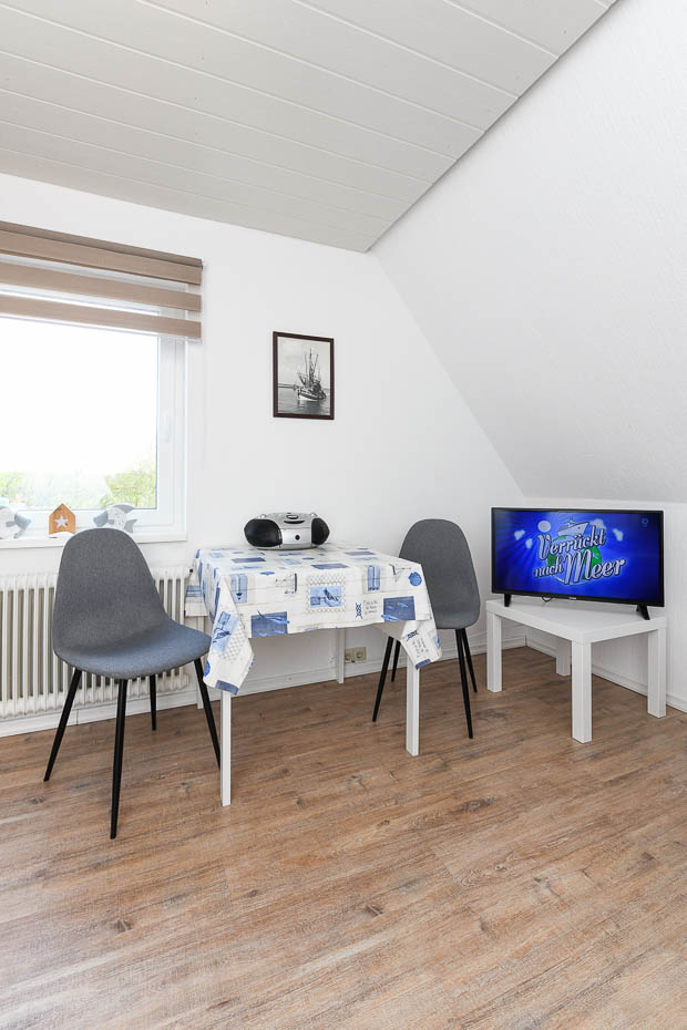 Ferienwohnung „Strandaster“ (3) - Wohnraum mit integrierter Küche