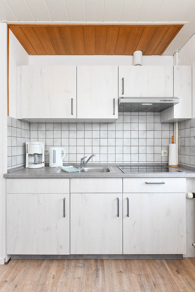 Ferienwohnung „Strandaster“ (3) - Wohnraum mit integrierter Küche