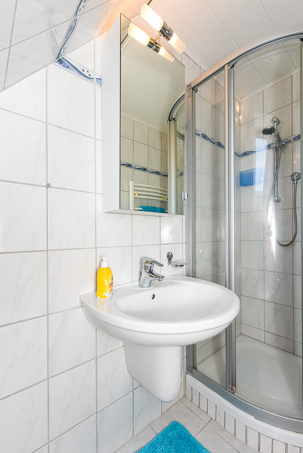 Ferienwohnung „Strandflieder“ (2) - Badezimmer