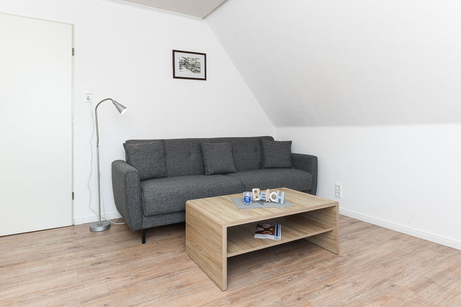 Ferienwohnung „Strandflieder“ (2) - Wohnraum mit integrierter Küche